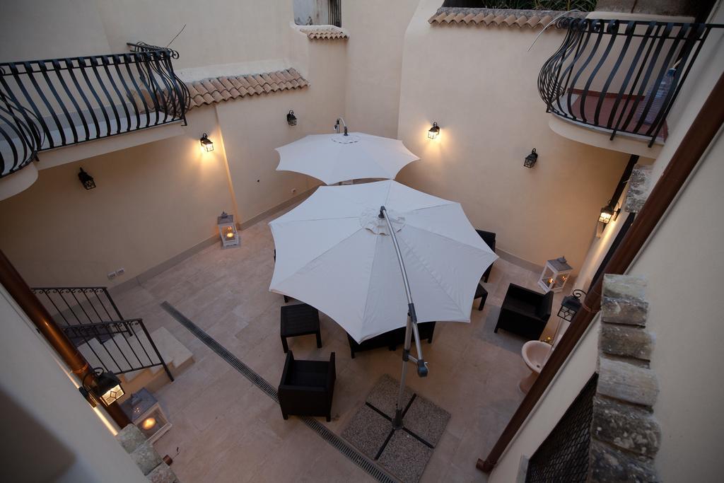 Italiana Resort Maniace Syracuse Bagian luar foto